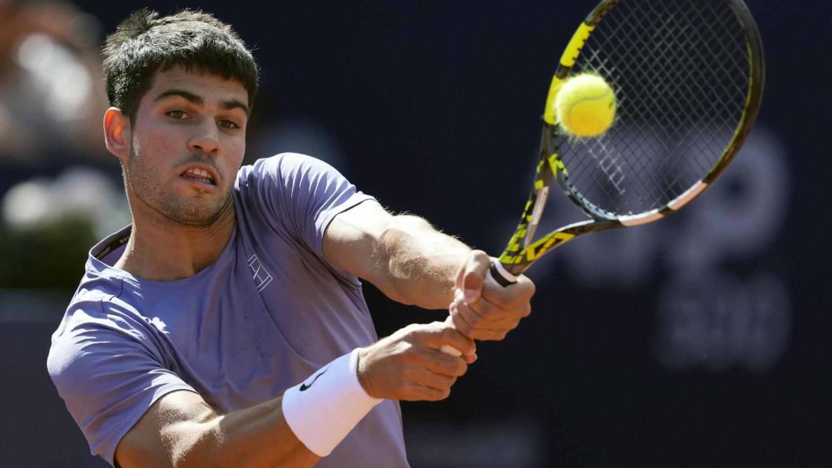 Carlos Alcaraz, durante el partido del Conde de Godó ante Laslo Djere.