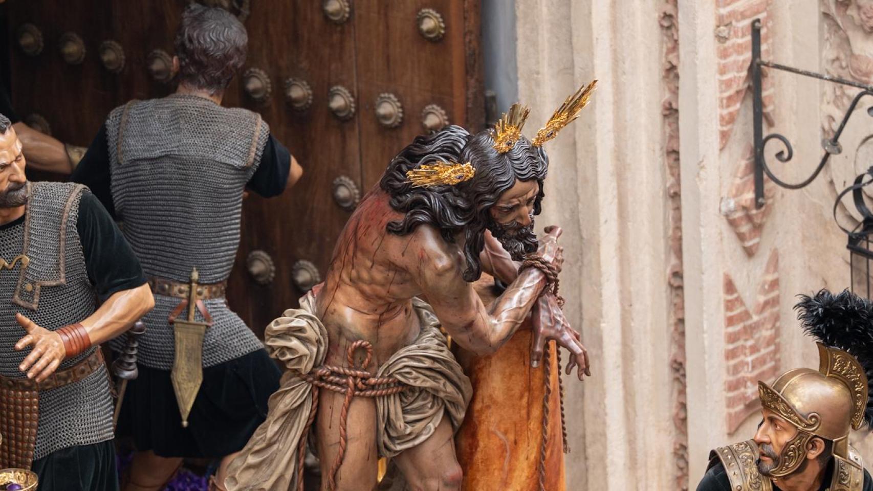 Las Cigarreras, en su salida de Los Terceros el Jueves Santo 2025