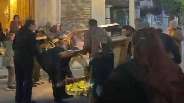 Un paso de Semana Santa cae al suelo en Cobisa (Toledo).