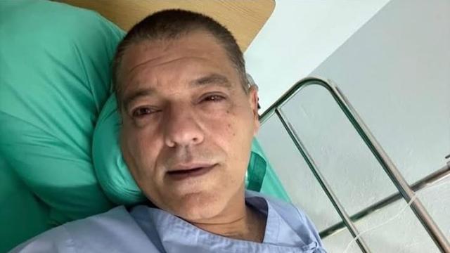 Frank Cuesta, ingresado tras sufrir la mordedura de una cobra escupidora.