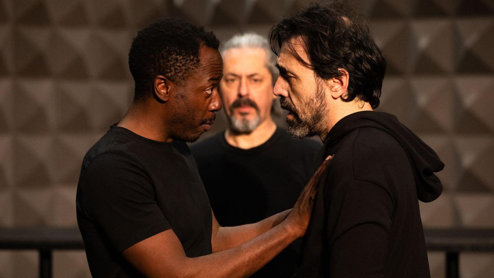Jimmy Castro, Jesús Noguero e Israel Elejalde en un momento del ensayo de 'La Patética'. Foto: Bárbara Sánchez Palomero