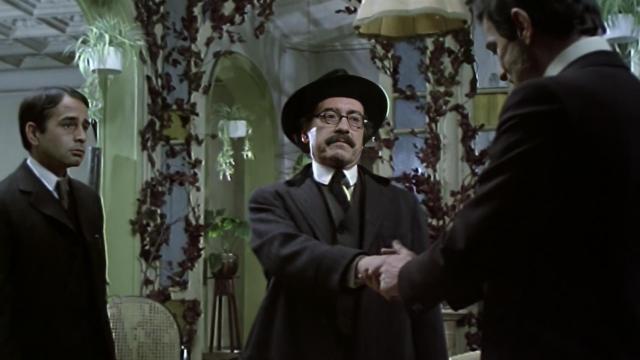 Ovidi Montllor, José Luis López Vázquez y Charles Denner en la versión cinematográfica de 'La verdad sobre el caso Savolta' (Antonio Drove, 1979)