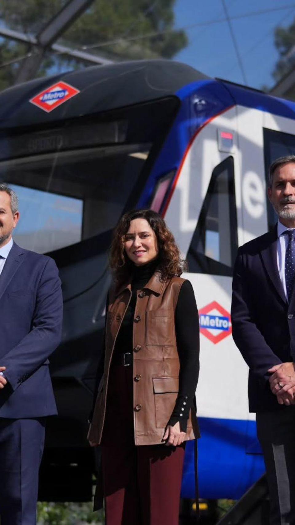 Isabel Díaz Ayuso este pasado 21 de abril de 2025 con un chaleco de Simorra.