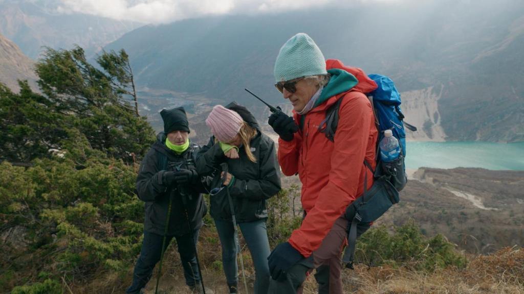 Jesús Calleja, en Nepal con Carlos Latre y Sandra Barneda.