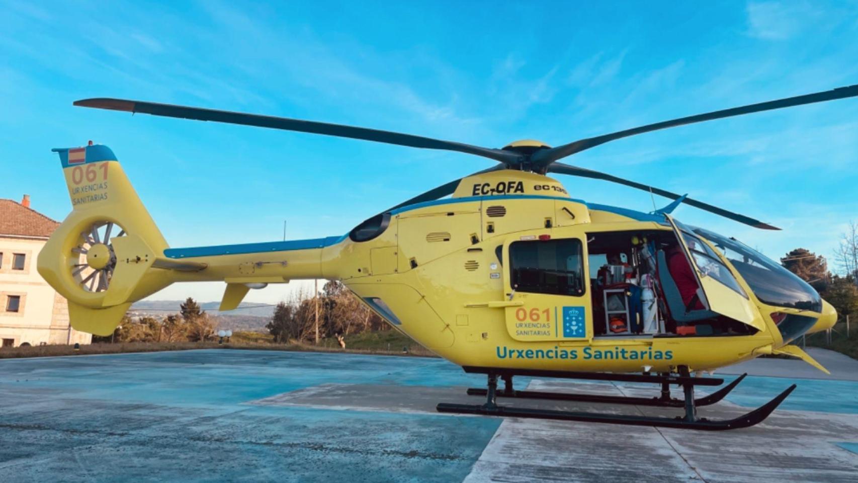 Imagen de un helicóptero medicalizado.