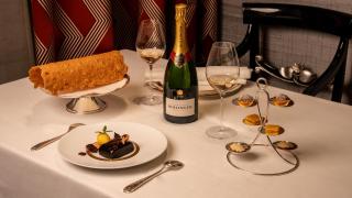 Parte del menú especial de San Isidro en Zalacaín.