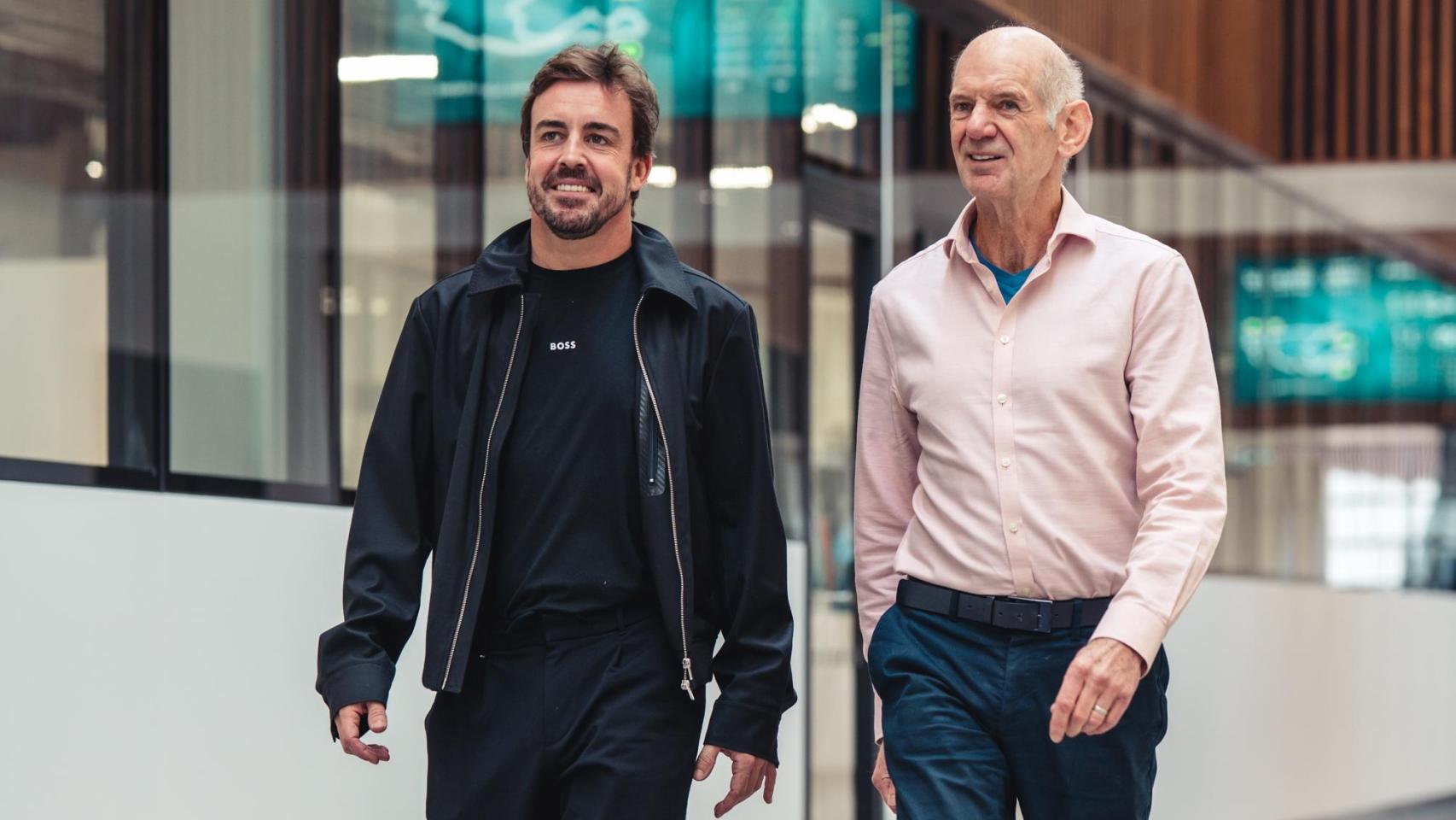 Fernando Alonso y Adrian Newey en la fábrica de Aston Martin en Silverstone.