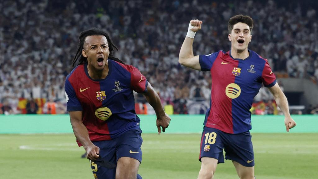 Jules Kounde celebra el gol de la remontada culé en la prórroga de la final de la Copa del Rey