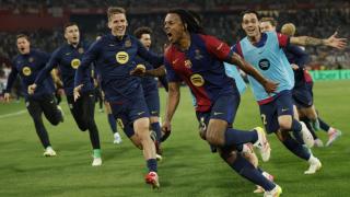 Koundé celebra el gol en la prórroga de la final de la Copa del Rey