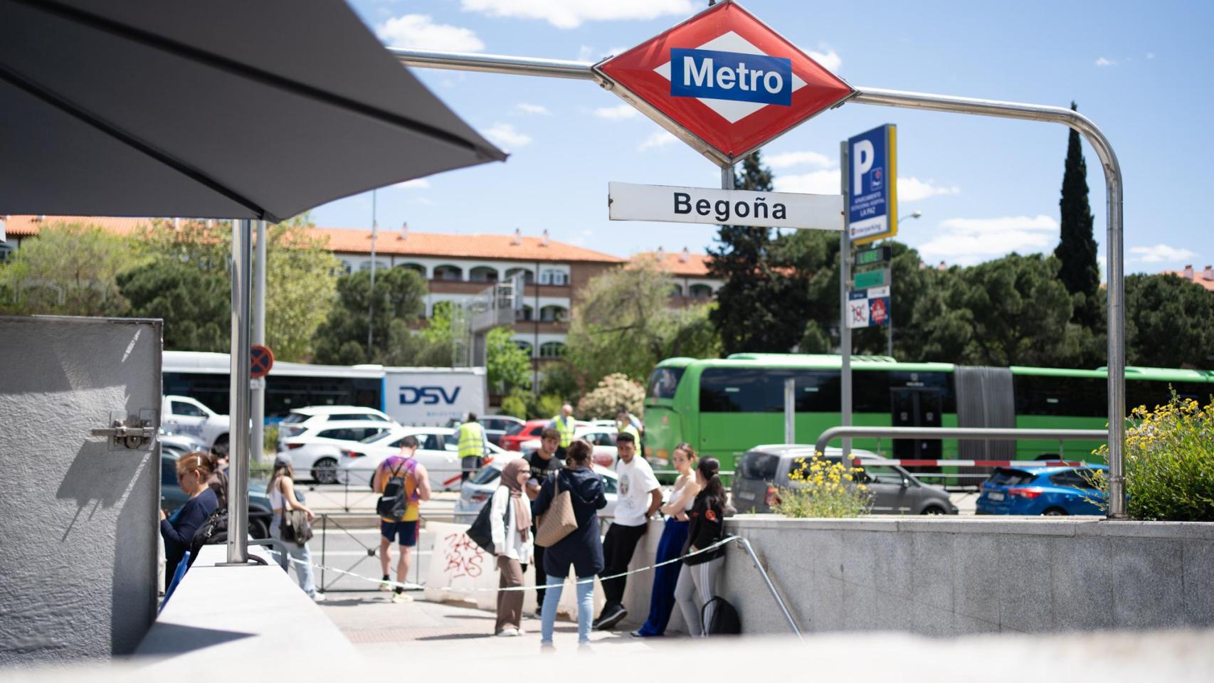 Metro de Begoña cerrado frente al hospital La Paz debido al apagón