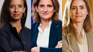 De i. a d: Beatriz Corredor, directora de Redeia, Teresa Ribera, exministra para la Transición Ecológica, y Sara Aagesen, actual ministra.