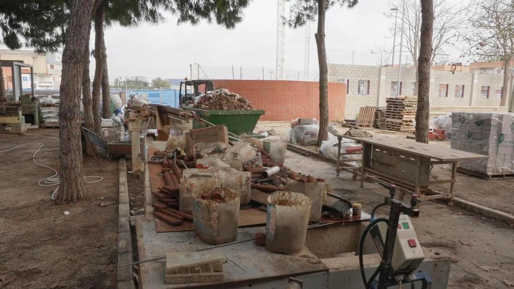 La realidad de algunos centros educativos seis meses después de la dana.