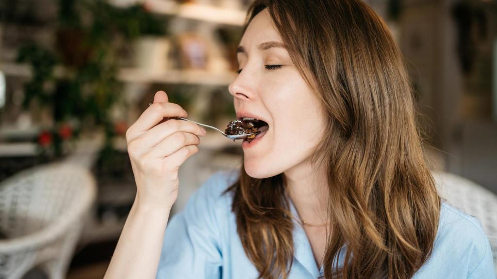 El hambre emocional afecta a  mujeres con altos niveles de exigencia.