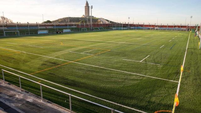 Campo número 2 de la Ciudad Deportiva Arsenio Iglesias - Torre, mixto con rugby.