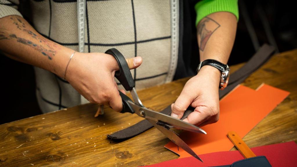 Chong, en su taller.