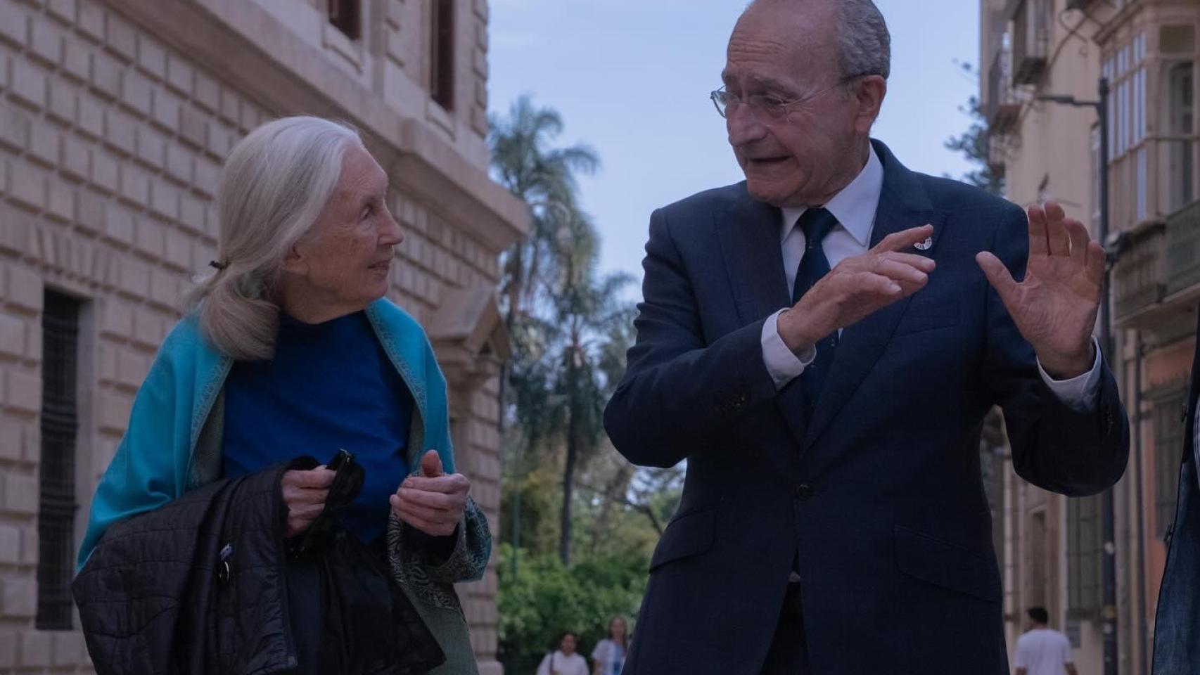 Jane Goodall con el alcalde de Málaga, Francisco de la Torre, el pasado mes de mayo.