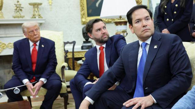 Marco Rubio y JD Vance junto a Donald Trump en la Casa Blanca.