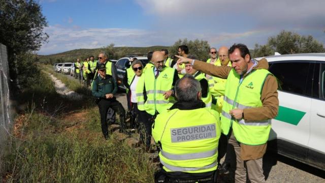 Óscar Puente visitó durante la mañana del lunes la zona afectada por el parón ferroviario, al sur de la provincia de Toledo.