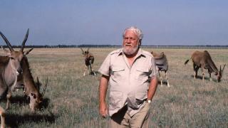 Gerald Durrell  en 1985, en Nueva Askania, Ucrania. Foto: Byron Patchett