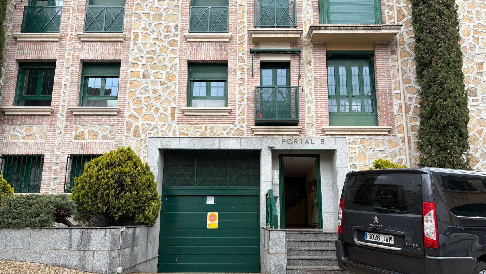 Imagen de la vivienda donde se ha producido el asesinato en Miraflores.