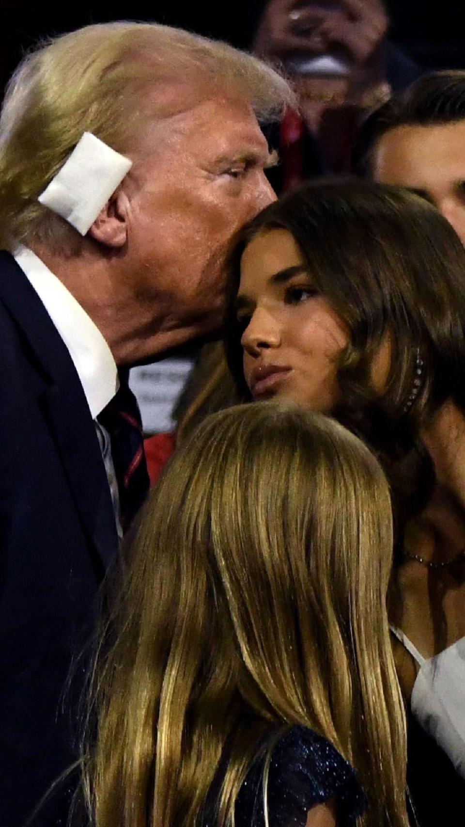 Donald Trump junto a su nieta Kai en la Convención Republicana Nacional en julio de 2024.