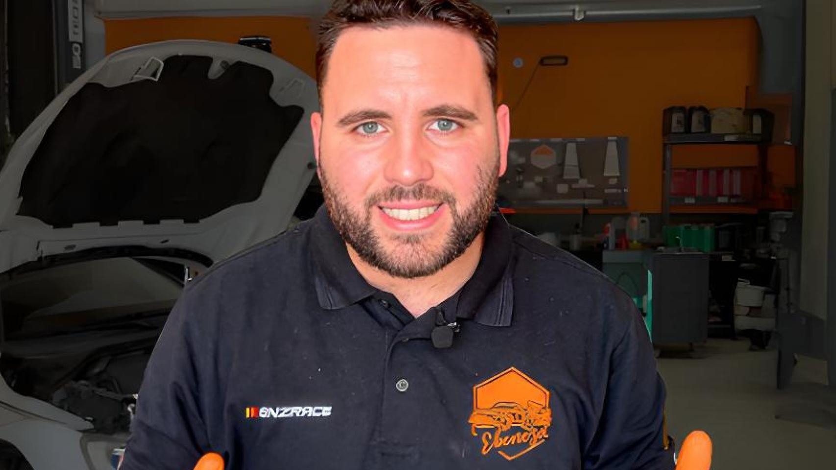 Juan José, especialista en mecánica.