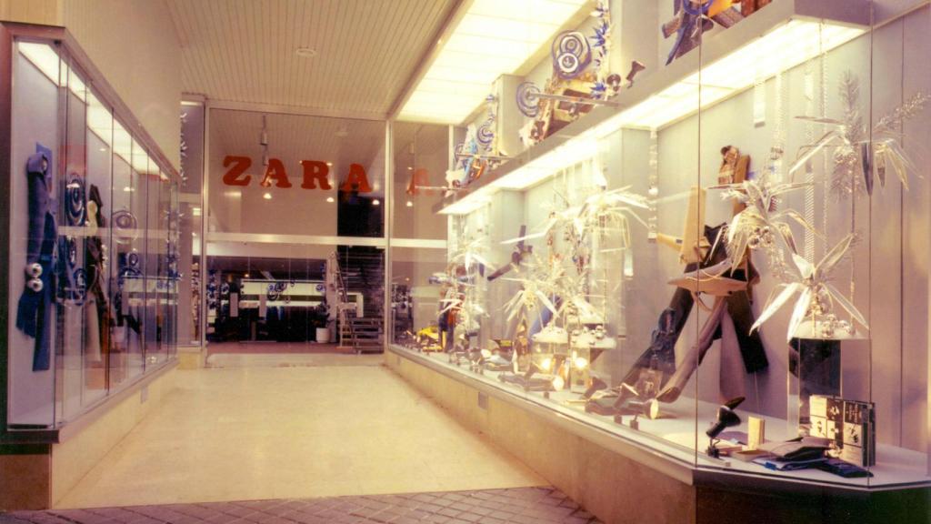 Imagen de la tienda de Zara en la calle Torreiro de A Coruña en 1975.