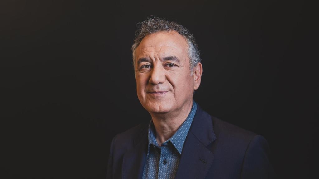 Retrato del periodista y presentador del tiempo.