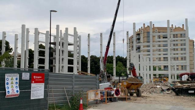 El esqueleto de la obra que albergará la residencia de estudiantes Aloha Pirineos en Zaragoza