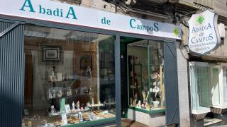 Abadía de Campos, tres décadas como el refugio religioso de Vigo:  No podemos estar sin las hostias