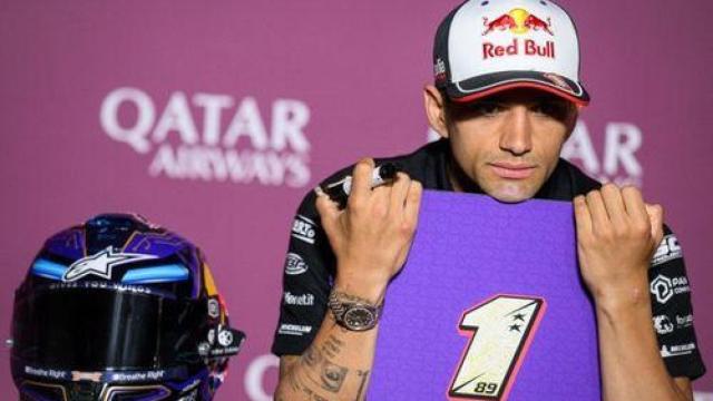 Jorge Martín, pensativo durante un acto de MotoGP.