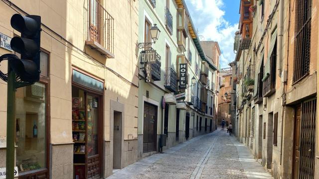 Semáforo provisional al inicio de la calle Santa Isabel.