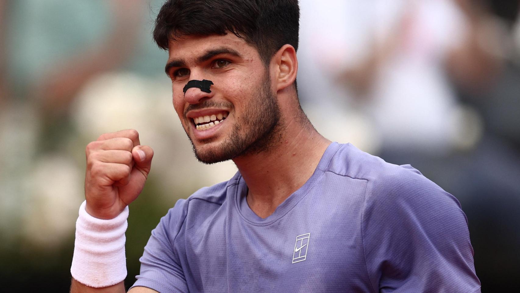Carlos Alcaraz celebra su victoria ante Khachanov en el Masters de Roma