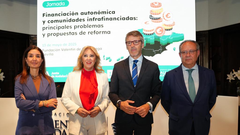 De izquierda a derecha, los consejeros de Hacienda de Comunidad Valenciana, Ruth Merino; Andalucía, Carolina España; Murcia, Luis Alberto Marín y Castilla-La Mancha, Juan Alfonso Ruiz.