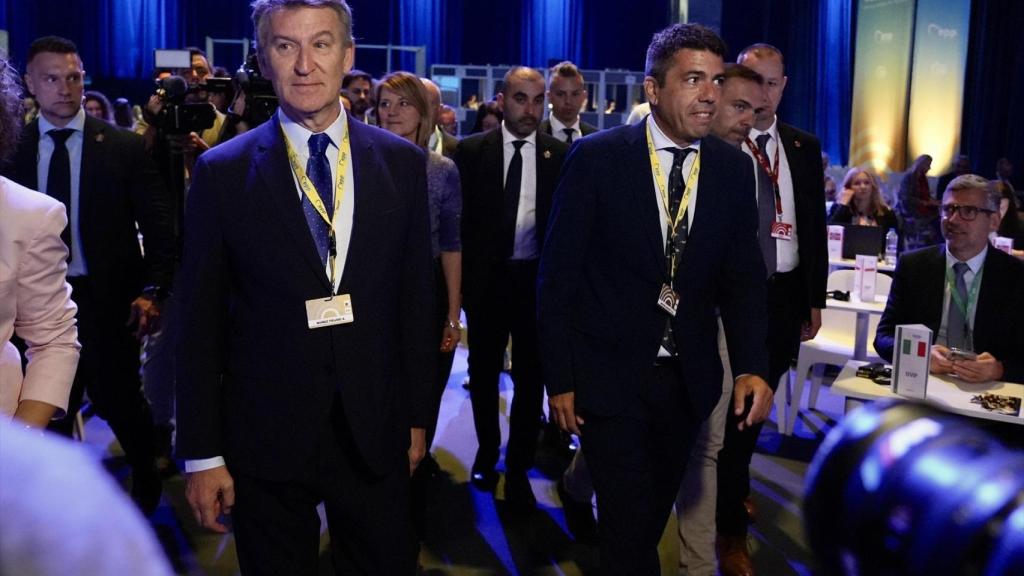 Feijóo y Mazón, en el congreso del PP Europeo de abril. Eduardo Manzana / Europa Press