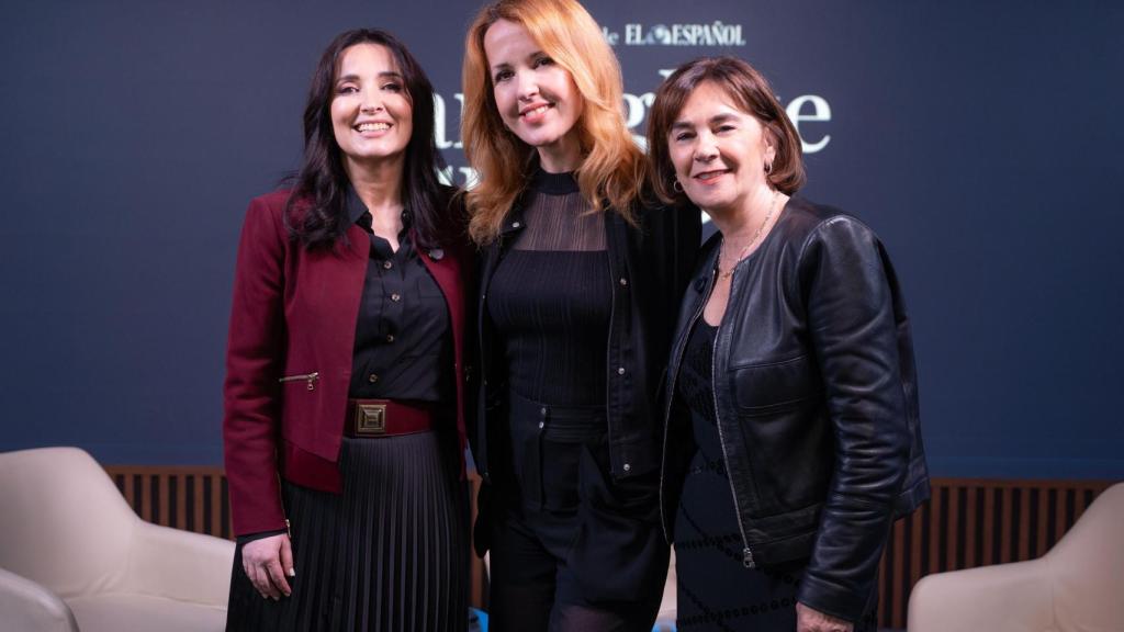 Vanessa Montfort, junto a Cruz Sánchez de Lara y Charo Izquierdo.