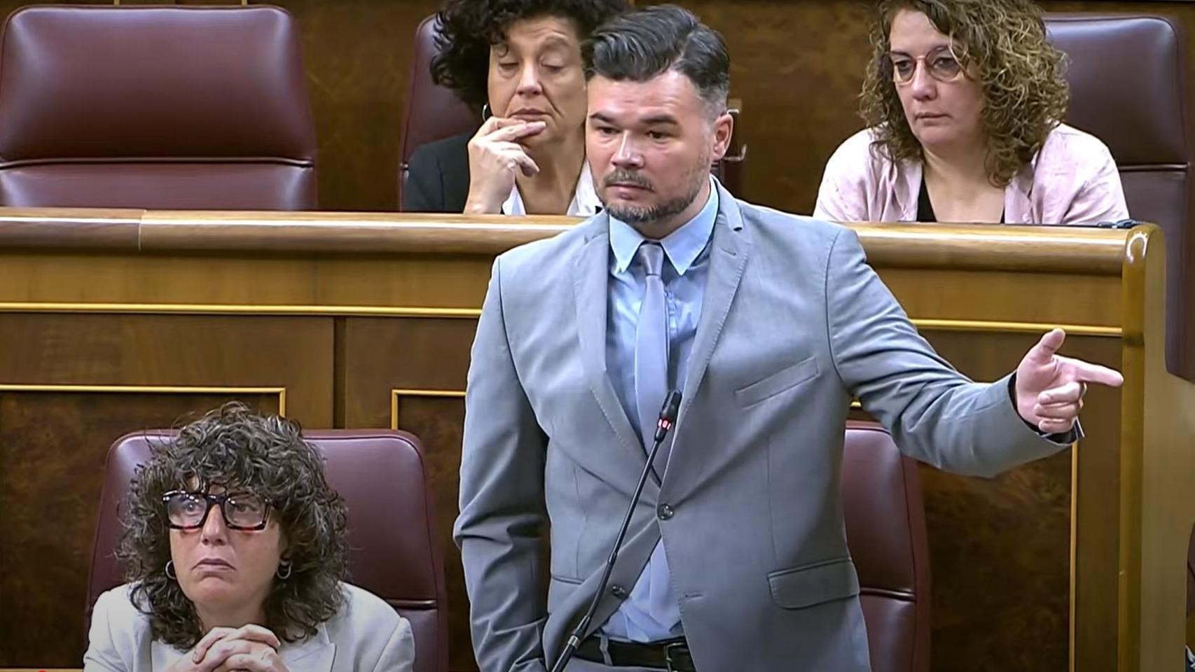 Gabriel Rufián, portavoz de ERC, en la tribuna del Congreso