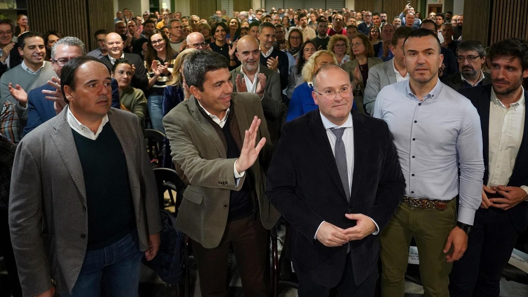 Carlos Mazón, junto a Juanfran Pérez Llorca, Vicente Mompó y el portavoz del PP en el Congreso, Miguel Tellado.