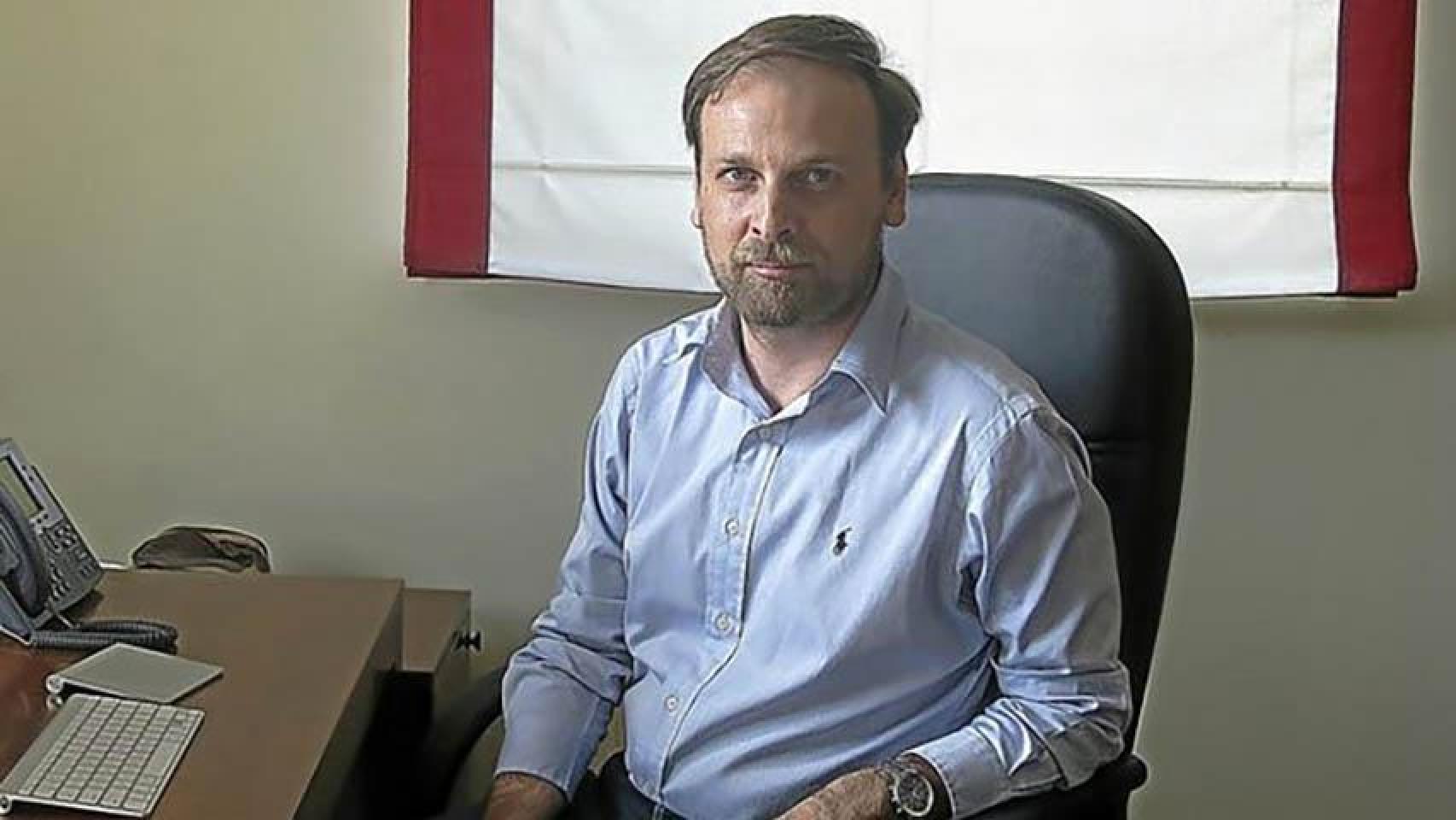 Imagen de Francisco J. Tapiador en su despacho.