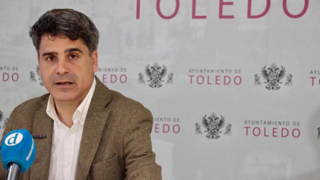 El portavoz municipal, Juan José Alcalde, durante la rueda de prensa en el Ayuntamiento.