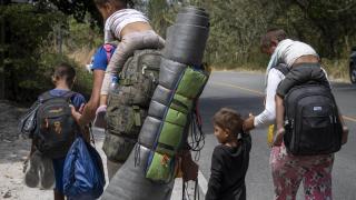Alerta: ICE comienza una fuerte ofensiva en sus operaciones contra padres de niños inmigrantes