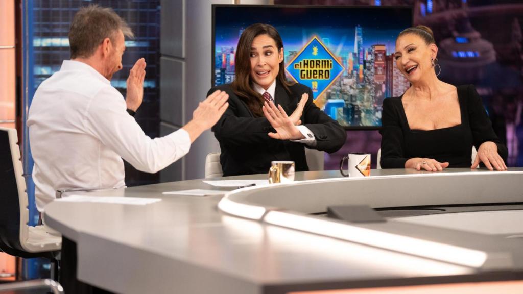 Vicky Martín Berrocal y su madre, Victoria, en 'El Hormiguero'.