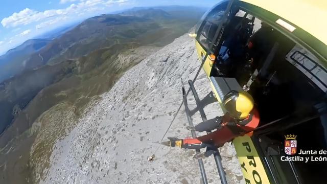 Rescate en helicóptero de un montañero en el pico Espigüete