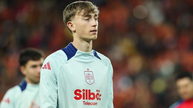 Dean Huijsen, con la Selección española.