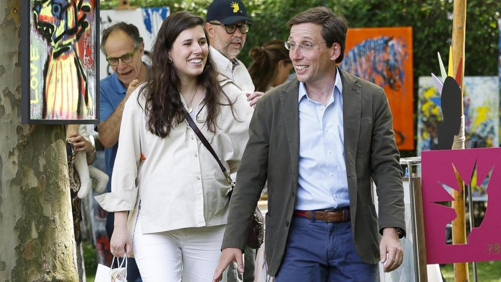 José Luis Martínez-Almeida y Teresa Urquijo, todavía embarazada, en la hípica de Madrid.