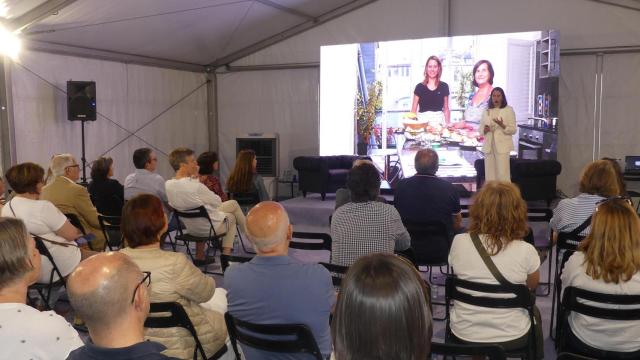 Una conferencia de la influencer conquense Susana Pérez de Webos Fritos.