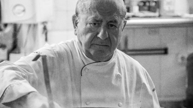 José Manuel Varó, en la cocina de Maestral.
