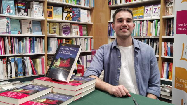 Alexandre Escrivà, en la presentación de su primera novela en Alicante.