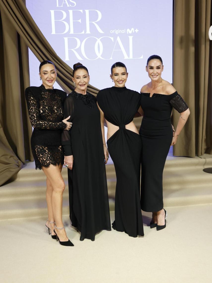 Las cuatro lucieron diseños de Victoria Colleción.