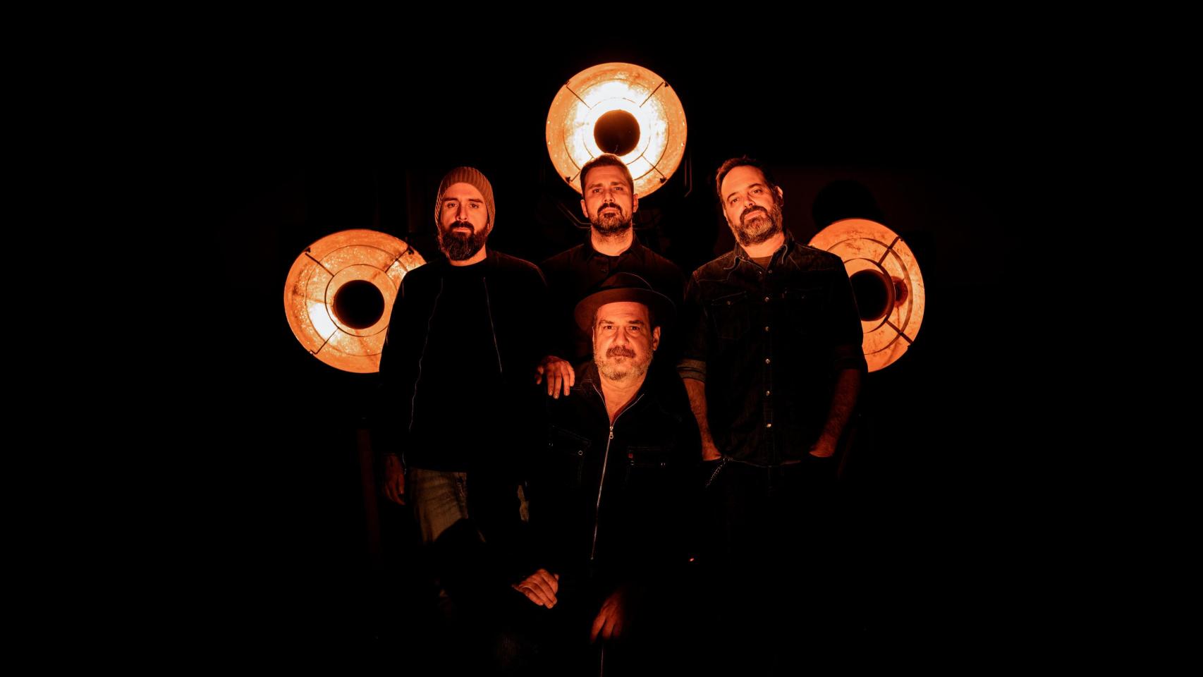 Eladio y los Seres Queridos.